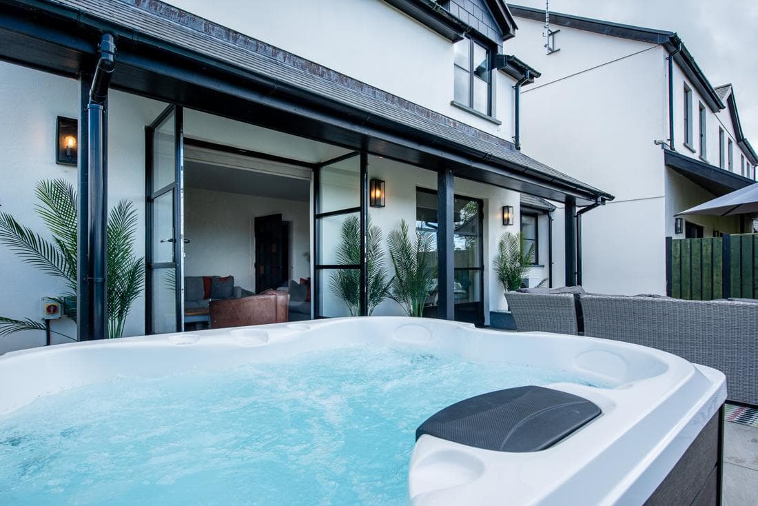 The hot tub at a holiday cottage near Tenby